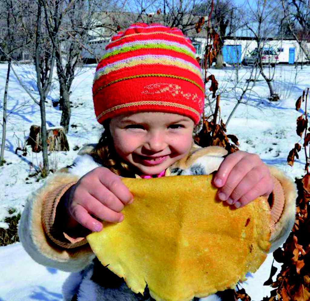 Масленица дети с блинами